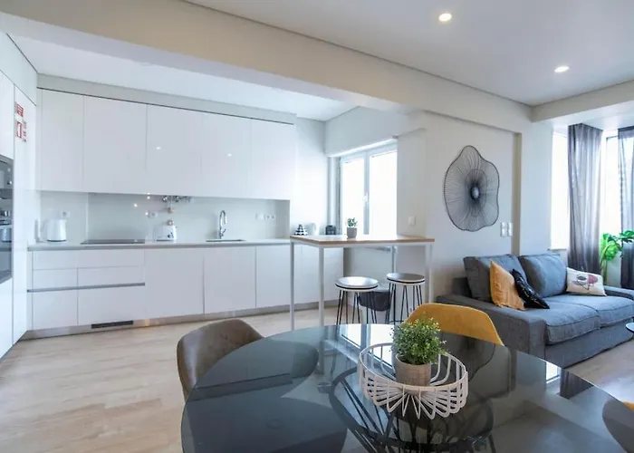 New - Luxury & Bright Apartment *