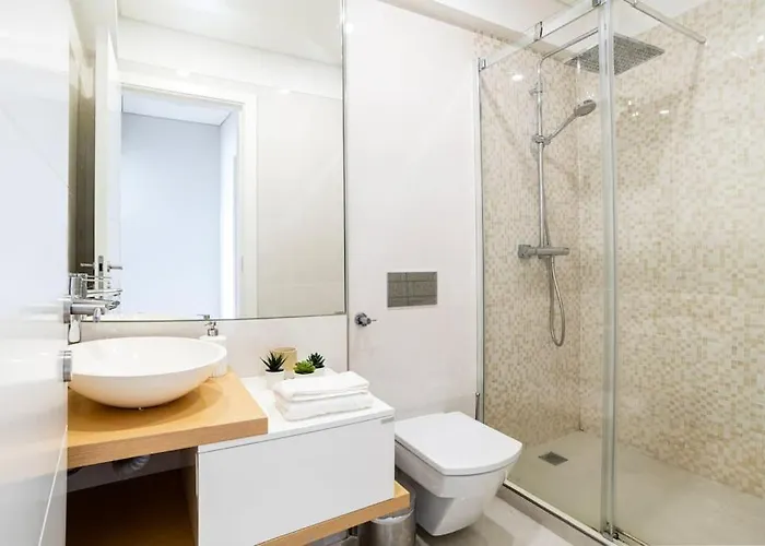 New - Luxury & Bright Apartment Lisbon