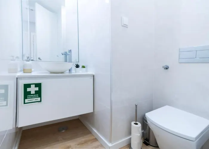 New - Luxury & Bright