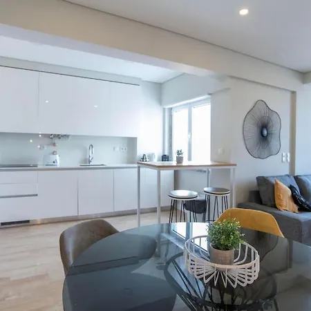 New - Luxury & Bright Apartament *